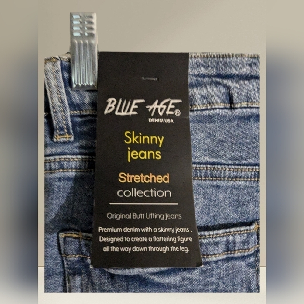 NWT Blue Age Distressed Skinny Jeans Size 7 - Picture 8 of 12
